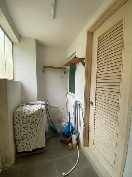 2.5-storey Terraced House for Sale in Taman Nadayu 92 (Kajang) - Azli Ibrahim - Balcony - PropertyGuru.com.my