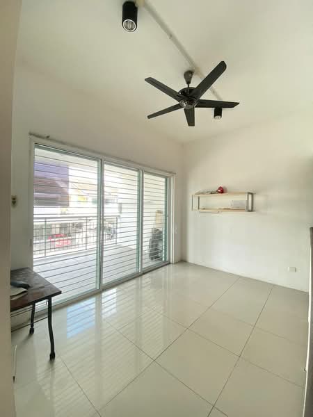 2.5-storey Terraced House for Sale in Taman Nadayu 92 (Kajang) - Azli Ibrahim - Balcony - PropertyGuru.com.my