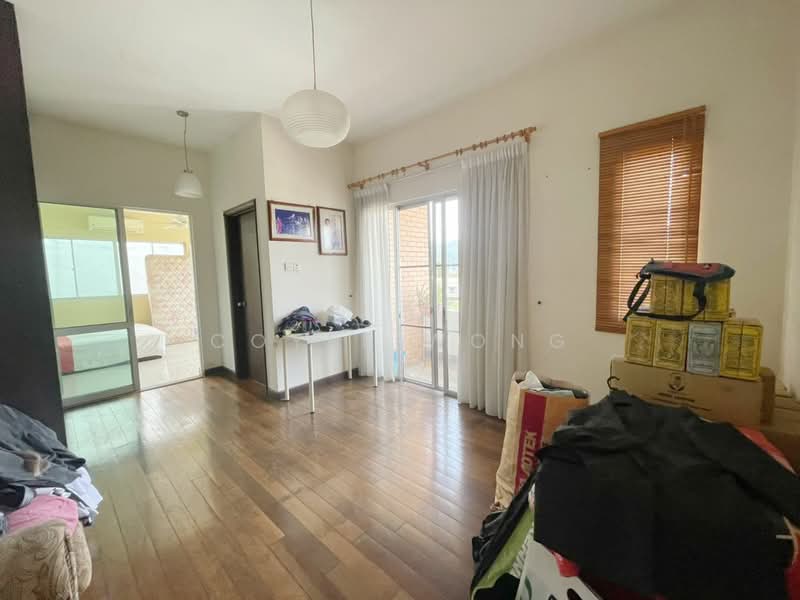 3-storey Terraced House for Sale in Sungai Buloh (Selangor) - Coyee Wong - Living Room - PropertyGuru.com.my