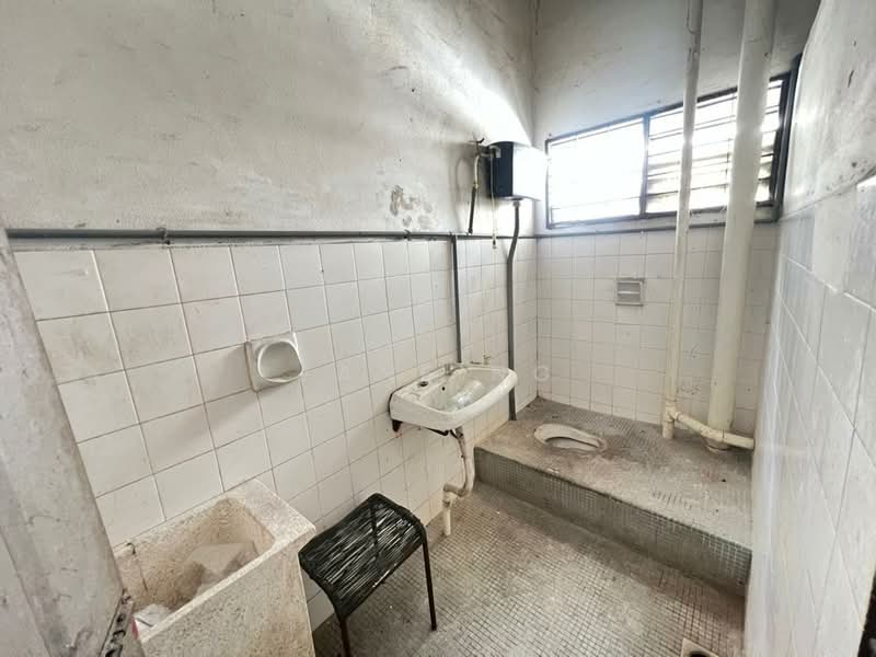 Taman Nagasari Perai untuk Untuk Disewa - RM 6,000 /bulan, Mac 2026 - Bathroom - PropertyGuru.com.my