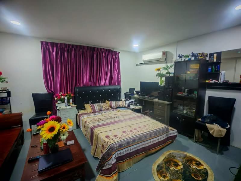 2-storey Terraced House for Sale in Taman Johor Jaya (Johor Bahru) - Ku Mei - Bedroom - PropertyGuru.com.my