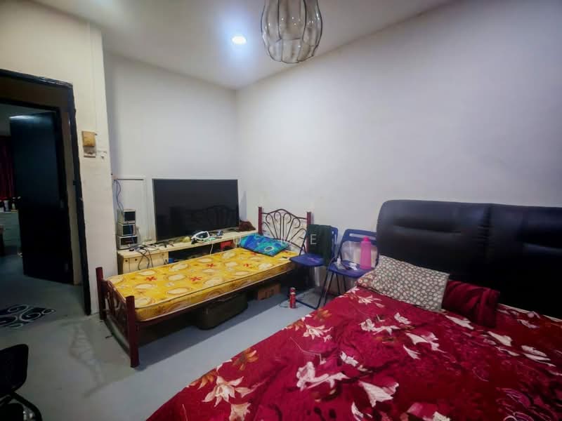 2-storey Terraced House for Sale in Taman Johor Jaya (Johor Bahru) - Ku Mei - Bedroom - PropertyGuru.com.my