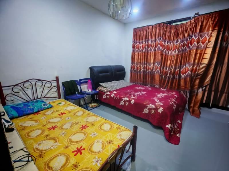 2-storey Terraced House for Sale in Taman Johor Jaya (Johor Bahru) - Ku Mei - Bedroom - PropertyGuru.com.my