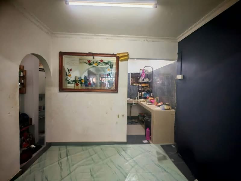 2-storey Terraced House for Sale in Taman Johor Jaya (Johor Bahru) - Ku Mei - Kitchen - PropertyGuru.com.my