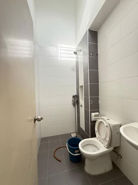 Imperial Jade Residenz untuk Untuk Dijual - RM 620,000, Mac 2026 - Bathroom - PropertyGuru.com.my