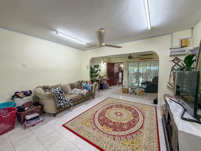 2-storey Terraced House for Sale in Kampung Tasik Tambahan (Ampang) - Azli Ibrahim - Living Room - PropertyGuru.com.my