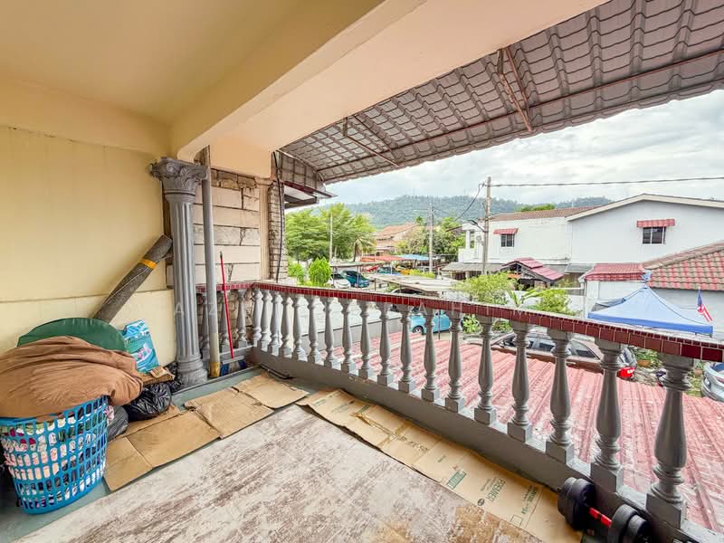 2-storey Terraced House for Sale in Kampung Tasik Tambahan (Ampang) - Azli Ibrahim - Balcony - PropertyGuru.com.my