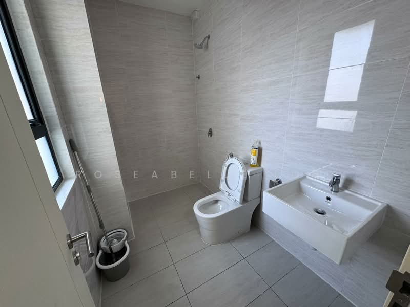 Townhouse for Rent in Semenyih (Selangor) - Roseabelle Low - Bathroom - PropertyGuru.com.my
