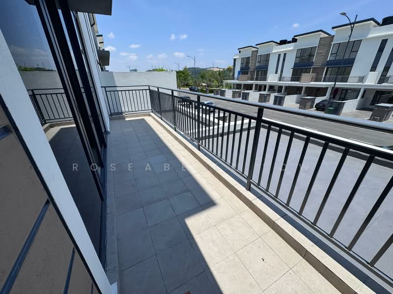 Townhouse for Rent in Semenyih (Selangor) - Roseabelle Low - Balcony - PropertyGuru.com.my