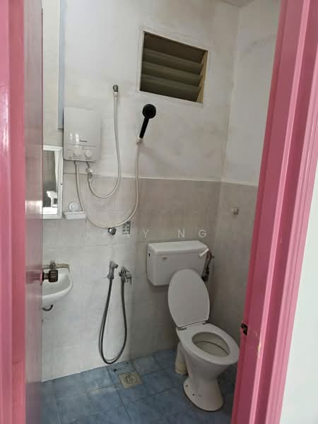Apartment for Rent at Villa Krystal @ Bandar Selesa Jaya - Kay Ng - Bathroom - PropertyGuru.com.my