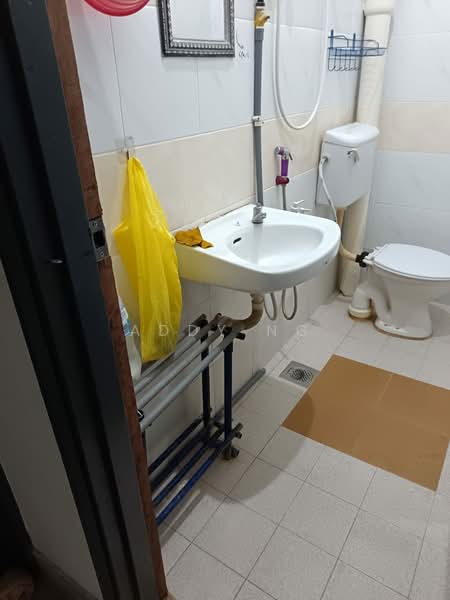 2-storey Terraced House for Sale in Taman Pertama (Cheras) - Addy Ng - Bathroom - PropertyGuru.com.my