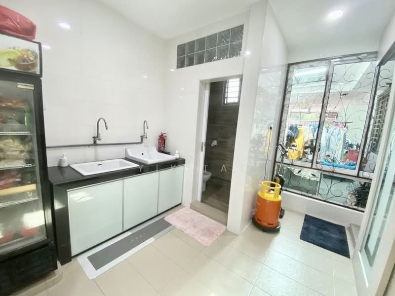 Semi-Detached House for Sale in Taman Sutera Utama (Skudai) - Yik Tat - Kitchen - PropertyGuru.com.my