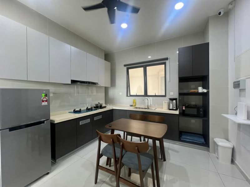 Condominium for Rent at Kings Bay @ Country Garden Danga Bay - Win Kam - Kitchen - PropertyGuru.com.my