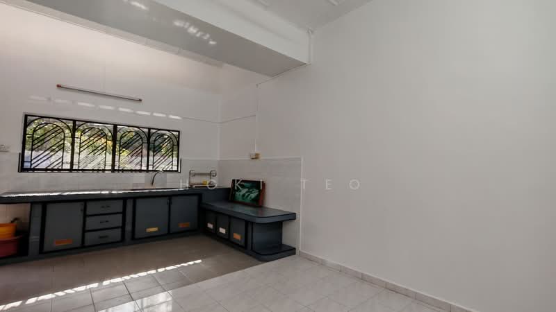 1-storey Terraced House for Rent in Batu Pahat (Johor) - Hoki Teo - Kitchen - PropertyGuru.com.my