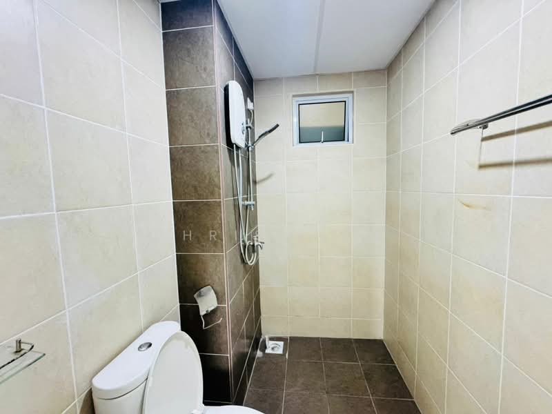 Service Residence for Sale at Pangsapuri Tanah Emas (Golden Sands) - Chris Liew - Bathroom - PropertyGuru.com.my