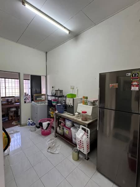 1-storey Terraced House for Sale in Medan Pengkalan Bidari (Ipoh) - Jeff Tan - Kitchen - PropertyGuru.com.my