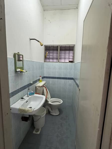 1-storey Terraced House for Sale in Medan Pengkalan Bidari (Ipoh) - Jeff Tan - Bathroom - PropertyGuru.com.my