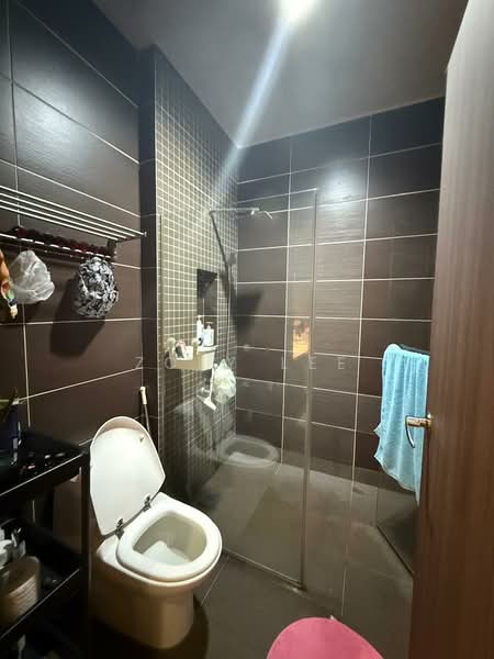 Semi-Detached House for Sale in Johor Bahru (Johor) - Zoey Lee - Bathroom - PropertyGuru.com.my