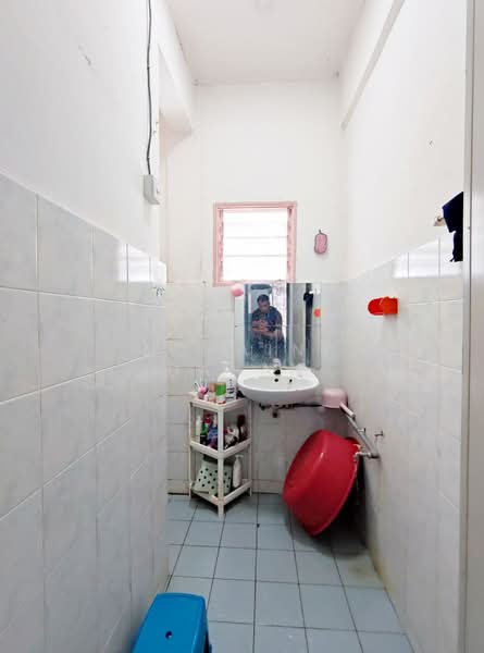 Apartment for Sale at Pangsapuri Megah Villa - Noraini Dahan - Bathroom - PropertyGuru.com.my