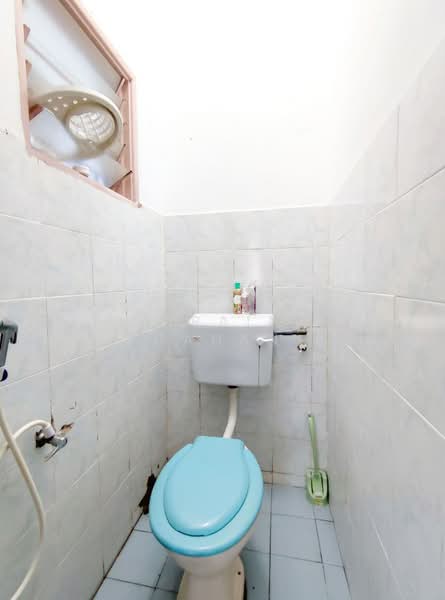 Apartment for Sale at Pangsapuri Megah Villa - Noraini Dahan - Bathroom - PropertyGuru.com.my