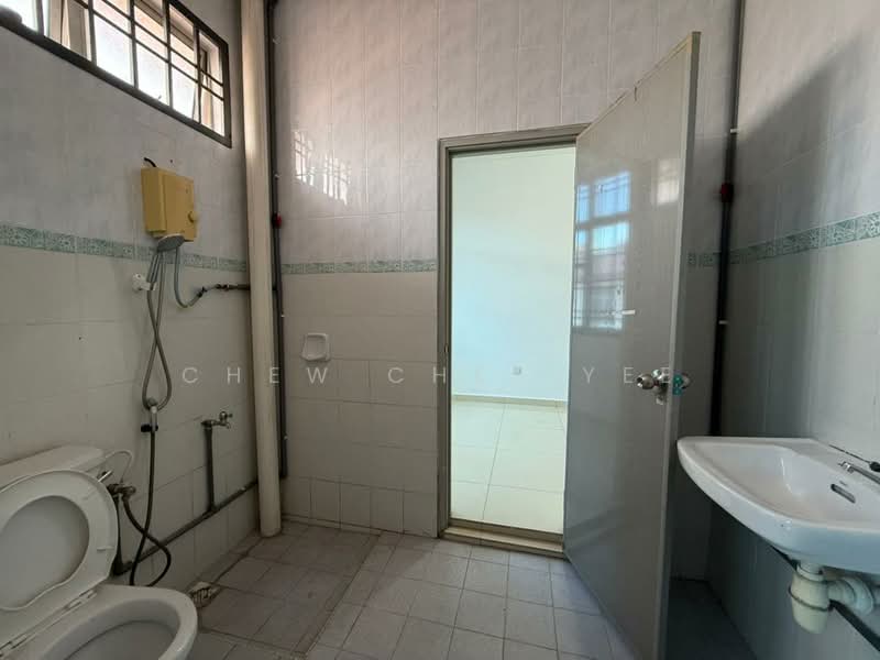 2-storey Terraced House for Rent in Taman Nusa Indah (Iskandar Puteri (Nusajaya)) - Chew Chee Yee - Bathroom - PropertyGuru.com.my