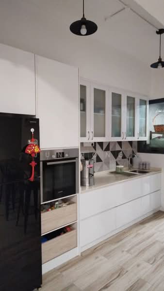 Condominium for Sale at A'Marine Condominium - Jun hong - Kitchen - PropertyGuru.com.my