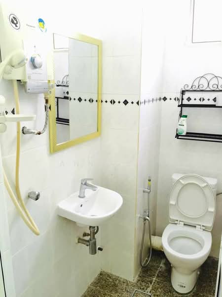 Azuria Condominium untuk Untuk Dijual - RM 399,000, Mac 2026 - Bathroom - PropertyGuru.com.my