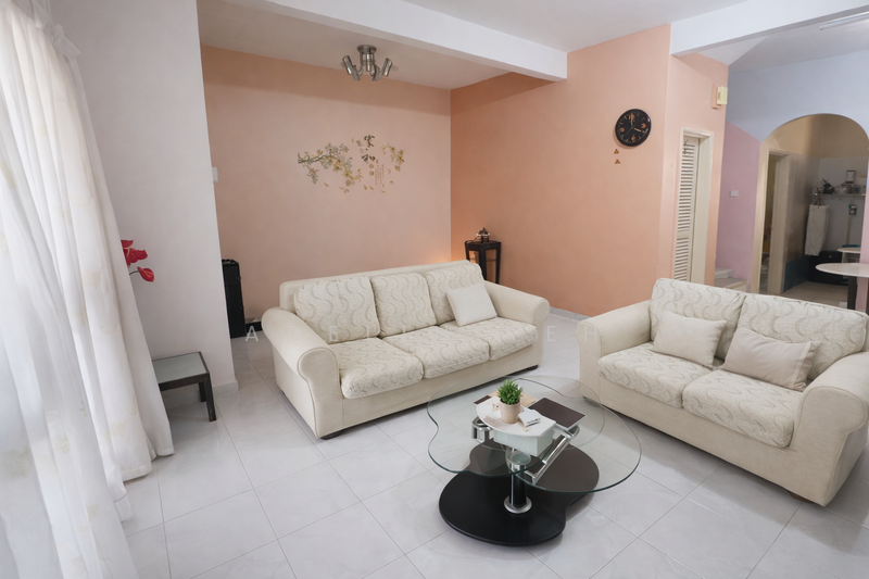 2-storey Terraced House for Sale in Seksyen 7 (Shah Alam) - Adelin Teh - Living Room - PropertyGuru.com.my