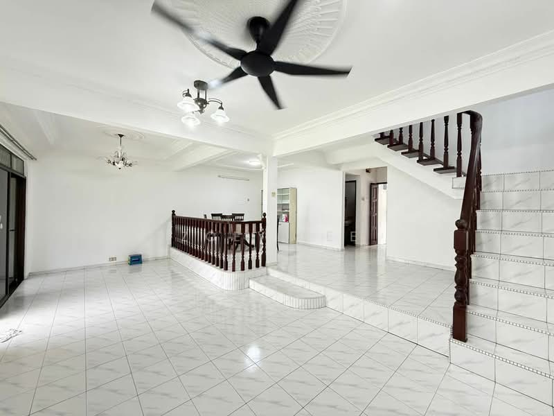 2-storey Terraced House for Sale in Taman Pelangi (Johor Bahru) - Zoey Lee - Living Room - PropertyGuru.com.my