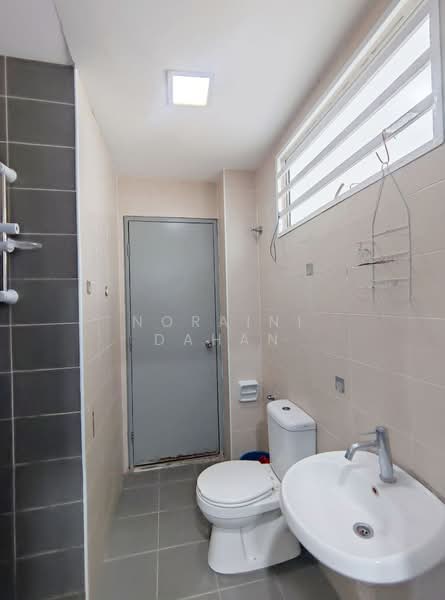 2-storey Terraced House for Sale in Kajang (Selangor) - Noraini Dahan - Bathroom - PropertyGuru.com.my