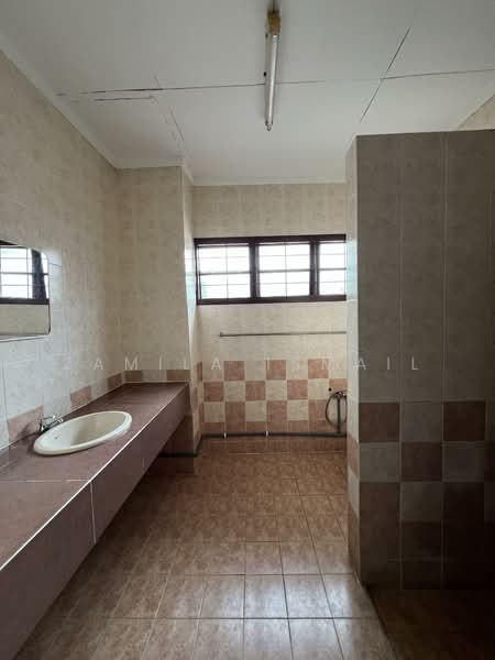 2-storey Terraced House for Rent in Bukit Jelutong (Shah Alam) - Zamila Ismail - Bathroom - PropertyGuru.com.my