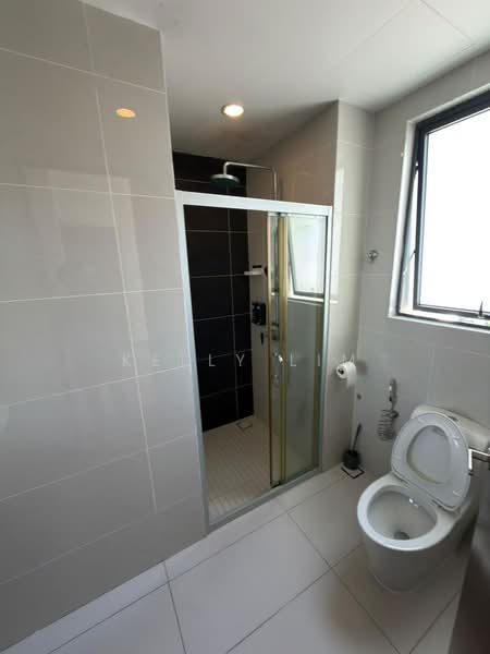 Condominium for Rent at Kings Bay @ Country Garden Danga Bay - Kelly Lim - Bathroom - PropertyGuru.com.my