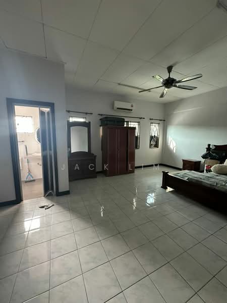jalan sungai burung untuk Untuk Dijual - RM 980,000, Apr 2026 - Bedroom - PropertyGuru.com.my