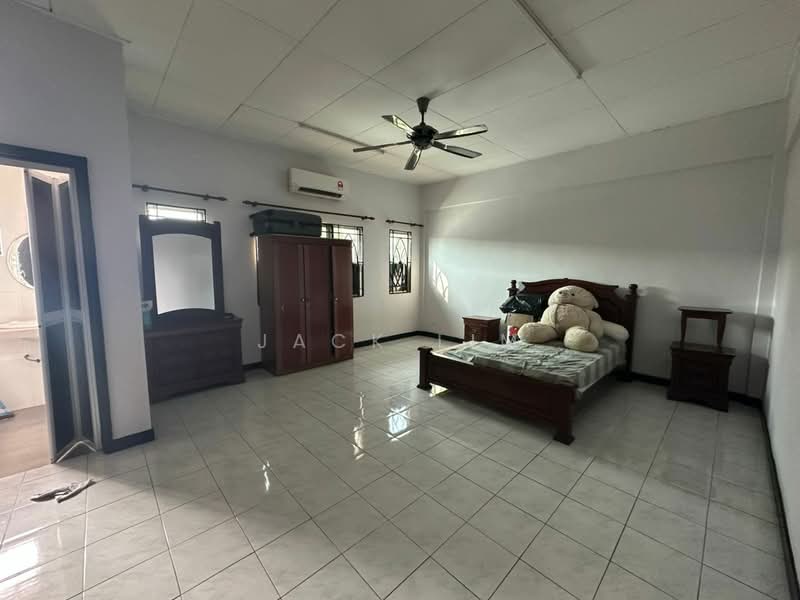 jalan sungai burung untuk Untuk Dijual - RM 980,000, Apr 2026 - Bedroom - PropertyGuru.com.my