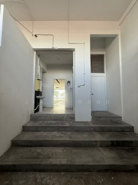 Shop for Rent in Jelutong (Penang) - Jia Zi Wong - Entrance - PropertyGuru.com.my