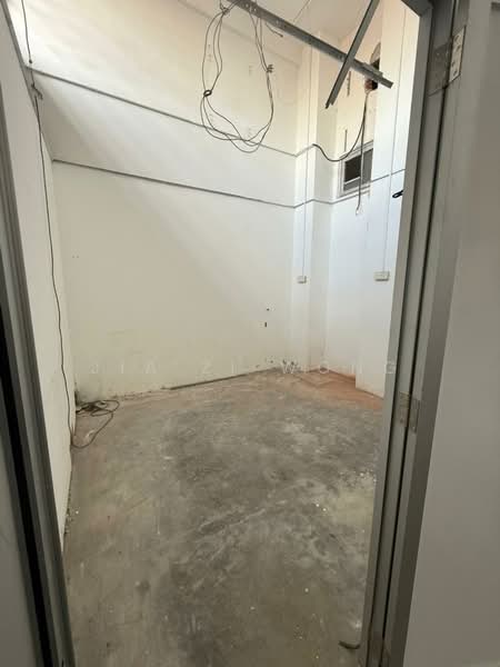 Shop for Rent in Jelutong (Penang) - Jia Zi Wong - Interior - PropertyGuru.com.my