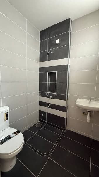 Rumah Teres 2-Tingkat untuk Dijual di Taman Mutiara Rini (Skudai) - Sharon Ng - Bathroom - PropertyGuru.com.my