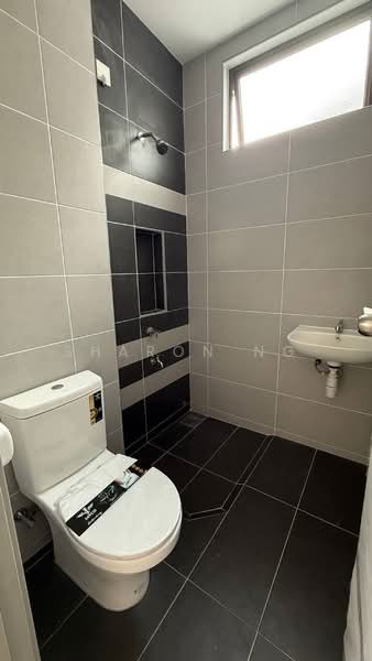 Rumah Teres 2-Tingkat untuk Dijual di Taman Mutiara Rini (Skudai) - Sharon Ng - Bathroom - PropertyGuru.com.my