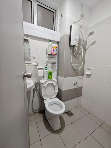 Apartment for Rent at Bayu Angkasa - James Tan - Bathroom - PropertyGuru.com.my