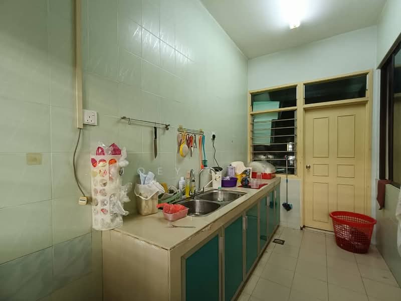 Austin Heights @ Mount Austin untuk Untuk Dijual - RM 1,300,000, Mac 2026 - Kitchen - PropertyGuru.com.my