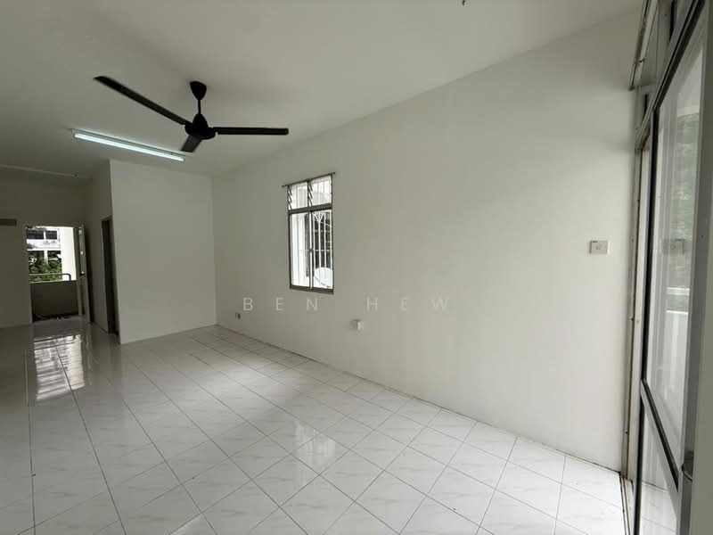 Kondominium untuk Dijual di Bukit Awana Condominium - Ben Hew - Living Room - PropertyGuru.com.my