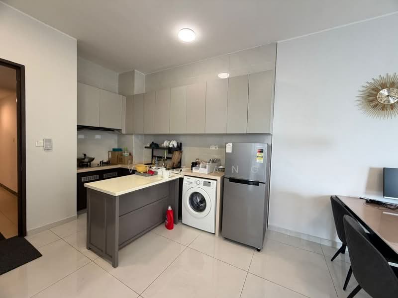 Condominium for Rent at Royal Strand @ Country Garden Danga Bay - Vinz Ang - Kitchen - PropertyGuru.com.my