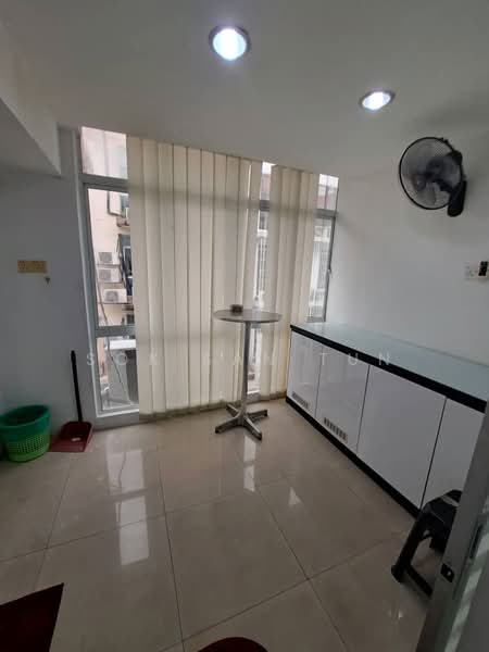 Shop / Office for Rent in Bandar Puteri Puchong (Puchong) - Sok San Tun - Interior - PropertyGuru.com.my