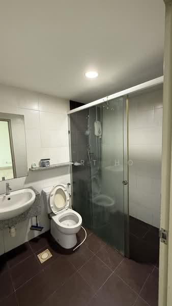 Servis Apartment untuk Dijual di Pacific Place - Albert Ho - Bathroom - PropertyGuru.com.my