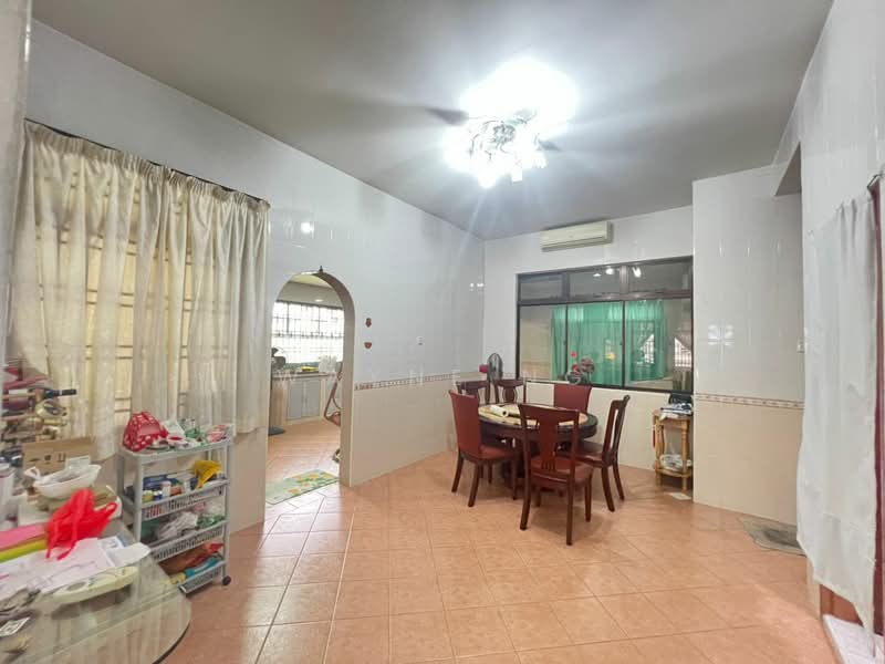 2-storey Terraced House for Sale in Taman Daya (Johor Bahru) - Wayne Ng - Dining Room - PropertyGuru.com.my