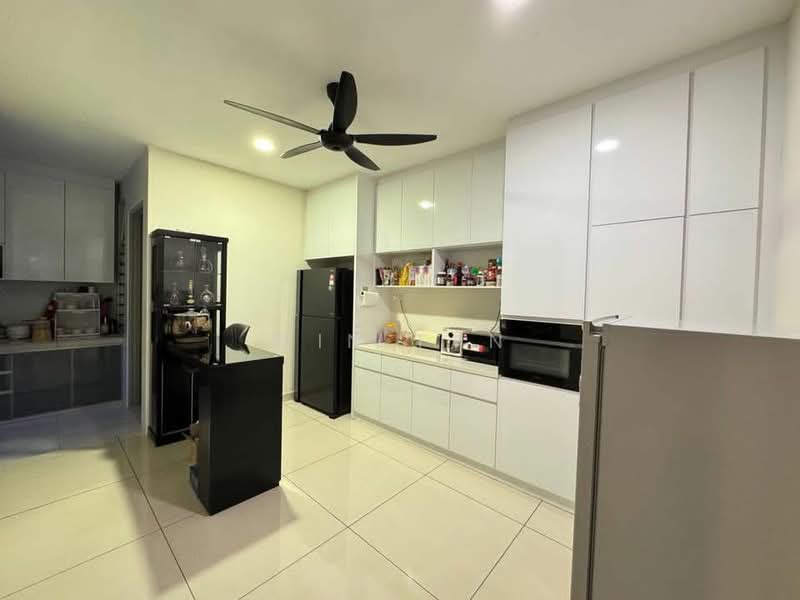 Taman Bestari Indah untuk Untuk Dijual - RM 1,150,000, Mac 2026 - Kitchen - PropertyGuru.com.my