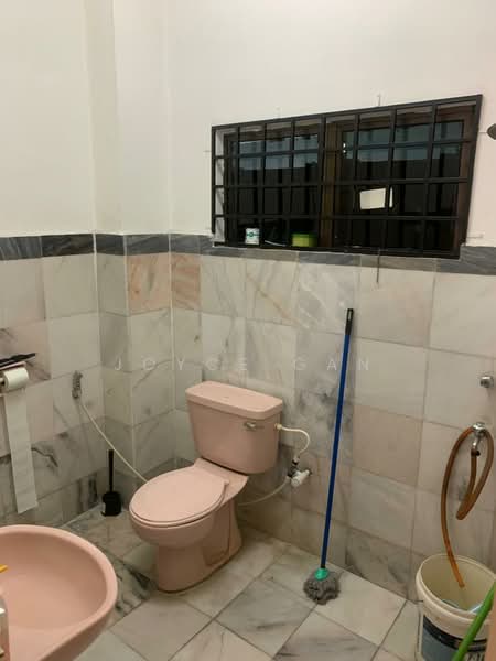 2-storey Terraced House for Sale in Taman Sri Putri (Skudai) - Joyce Gan - Bathroom - PropertyGuru.com.my