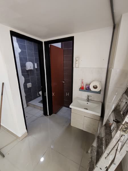 Shop for Rent in Bandar Puteri Puchong (Puchong) - Lex How - Bathroom - PropertyGuru.com.my