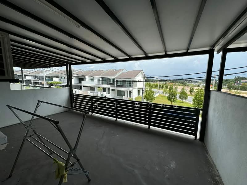 2-storey Terraced House for Sale in Taman Scientex Rawang (Rawang) - Jessie Wong - Balcony - PropertyGuru.com.my