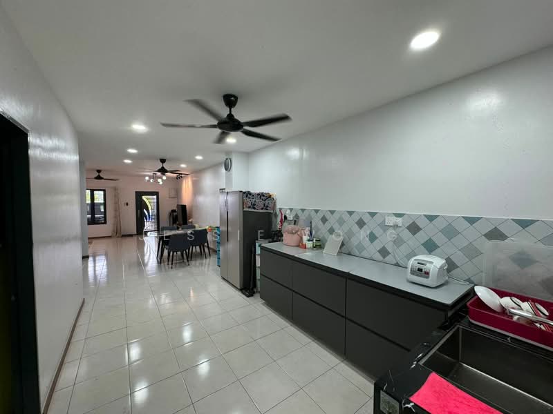 2-storey Terraced House for Sale in Taman Scientex Rawang (Rawang) - Jessie Wong - Kitchen - PropertyGuru.com.my
